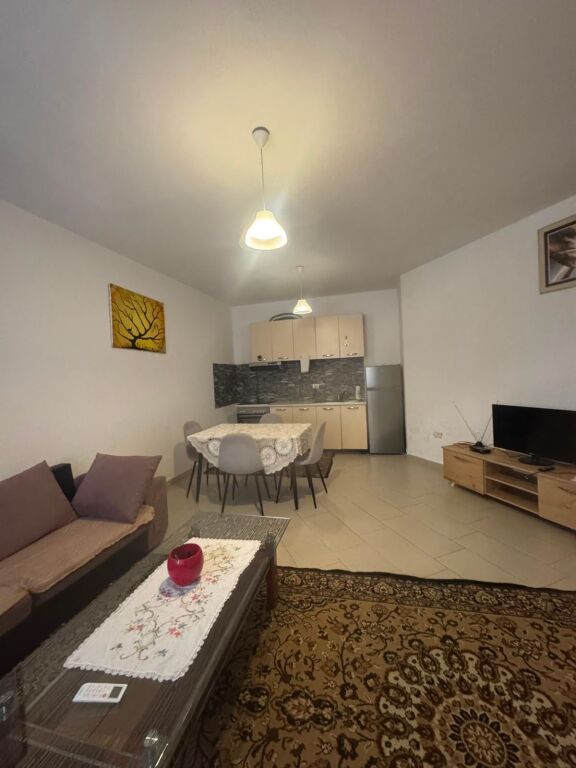 Jepet Me Qera Apartament 1+1+1 Ballkon