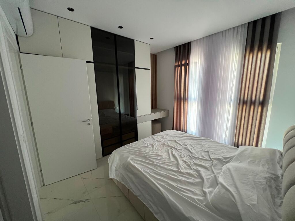 Jepet me qira apartamet 2+1+2+Post Parkimi tek Kompleksi Aura   Siperfaqja: 108m2 Kati:6 (me ashensor) I sapomobiluar dhe I pabanuar me pare  Cmimi: 80.000 Leke/muaj