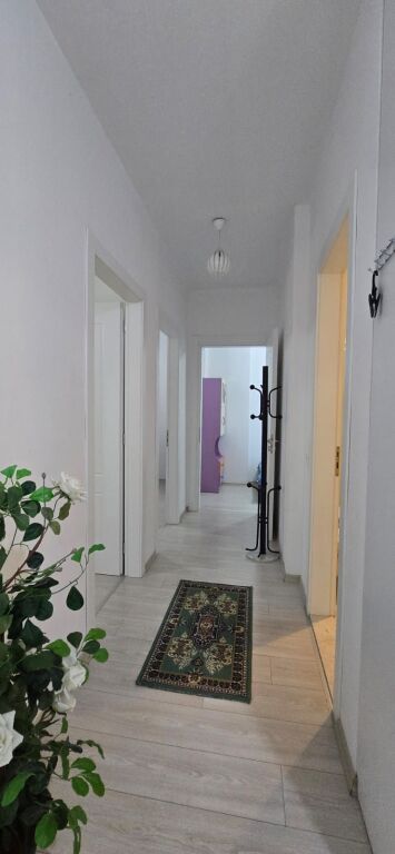 Appartamento 3+1+ Posto Auto in Affitto a Kinostudio Tirana