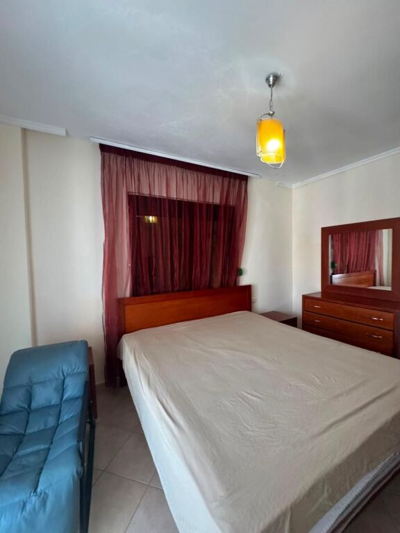 Shitet Apartament 1+1 ne Golem 94.000 euro