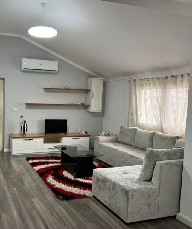 APARTAMENT 2+1. 40000 LEKE.QYTET STUDENTI.BIG MARKET