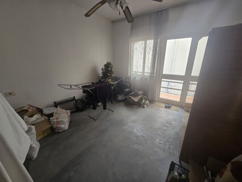 Casa privata in vendita vicino a KMY Laprakë