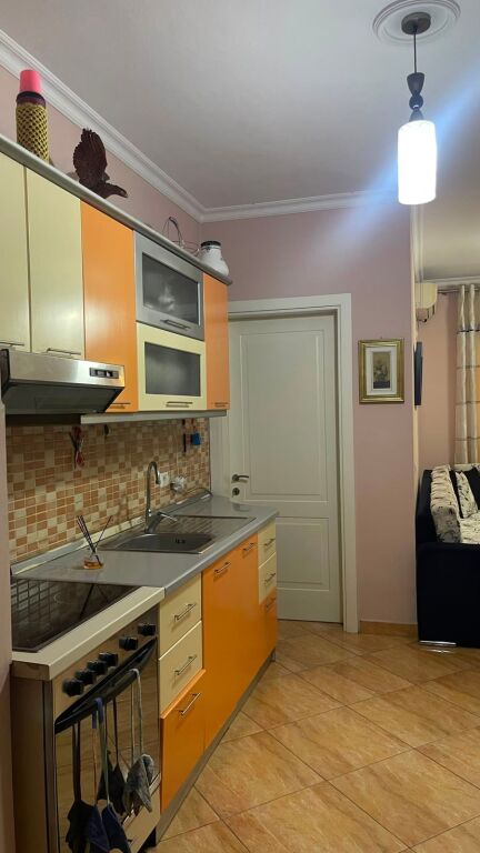 JEPET APARTAMENT ME QERA 2+1, ASTIR