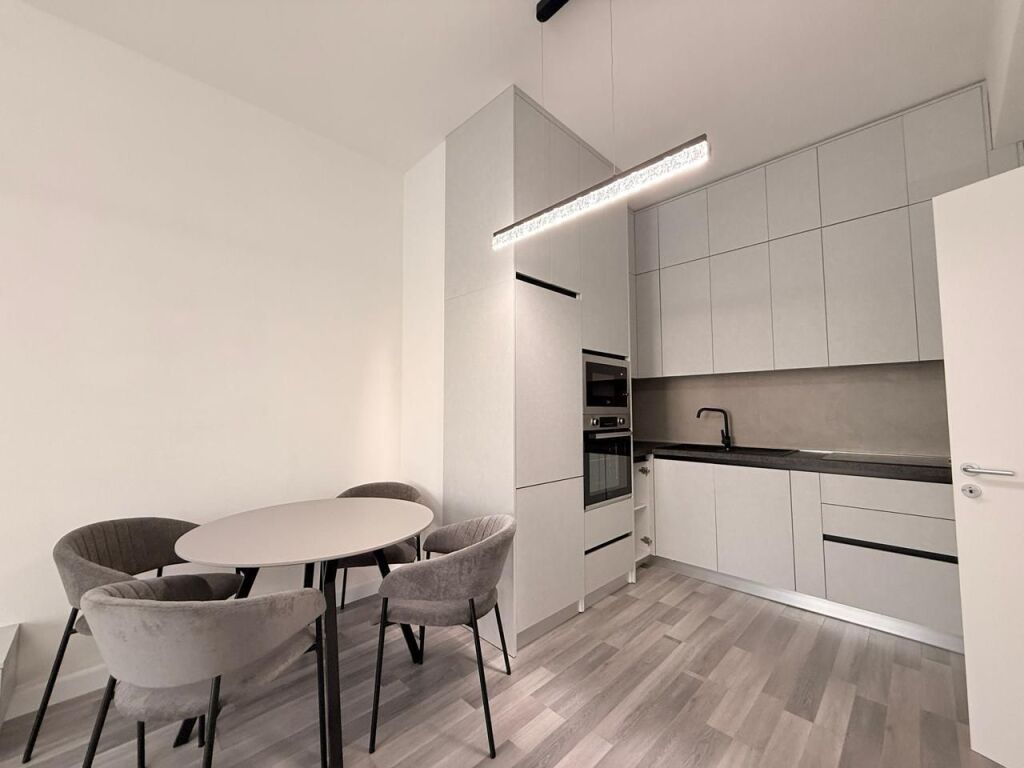 Vasil Shanto, jepet me qera apartament modern 1+1+Blk.