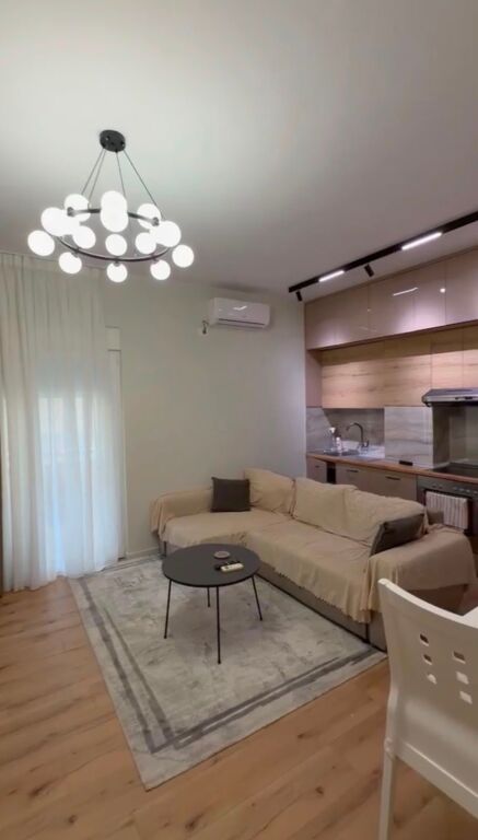 Jepet me qira apartament 1+1