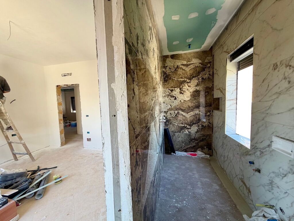 SHITET apartament 3+1 tek Universiteti "Marin Barleti", Selitë