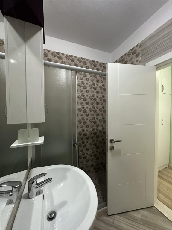Qera | Apartament 1 + 1 | Toptani Shopping Center | 700 €/muaj