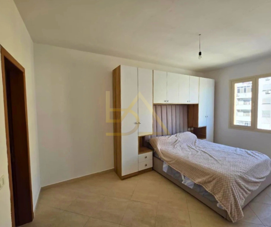 Apartament 2+1+2 për Shitje – Plazh, Durrës, pranë Postës