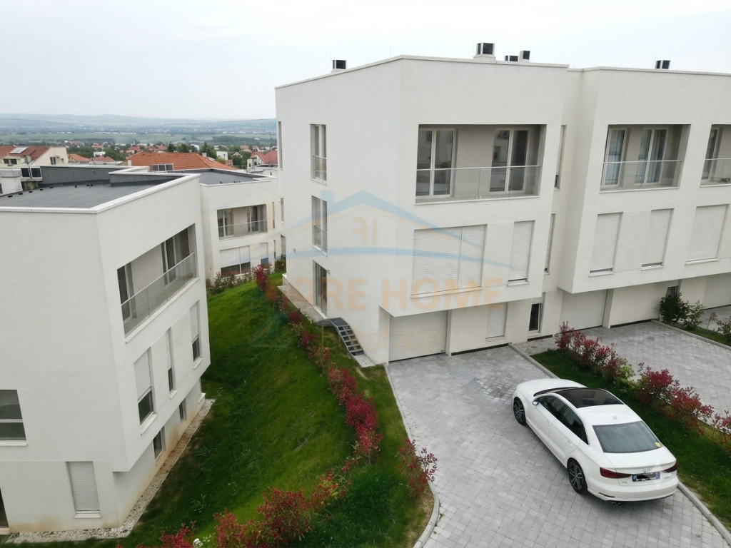 Affitto, Villa su 3 piani, Aba Residence, Sauk
