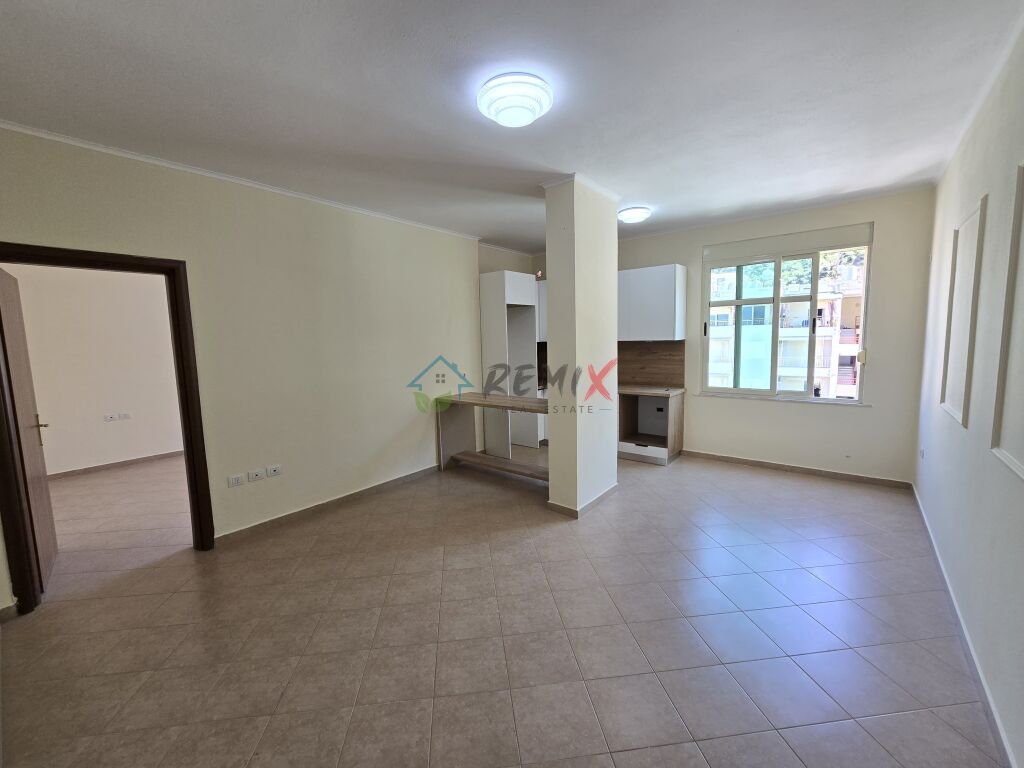 🏖️ SHITET APARTAMENT 1+1 – SHKËMBI I KAVAJËS, PRANË HOTEL LEONARDO