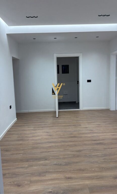 JEPET ZYRE 60 M2 ME QIRA TE KOMUNA E PARISIT 55.000 LEKE