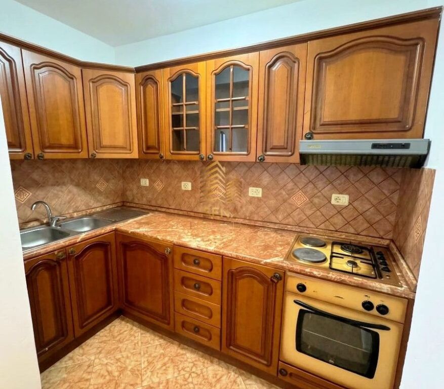 Qira, Apartament, 1+1, Kinostudio, 40.000 Leke/Muaj