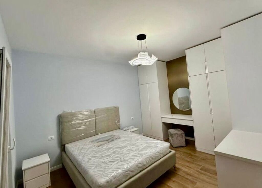 Qera Apartament 1+1 tek Zogu i Zi