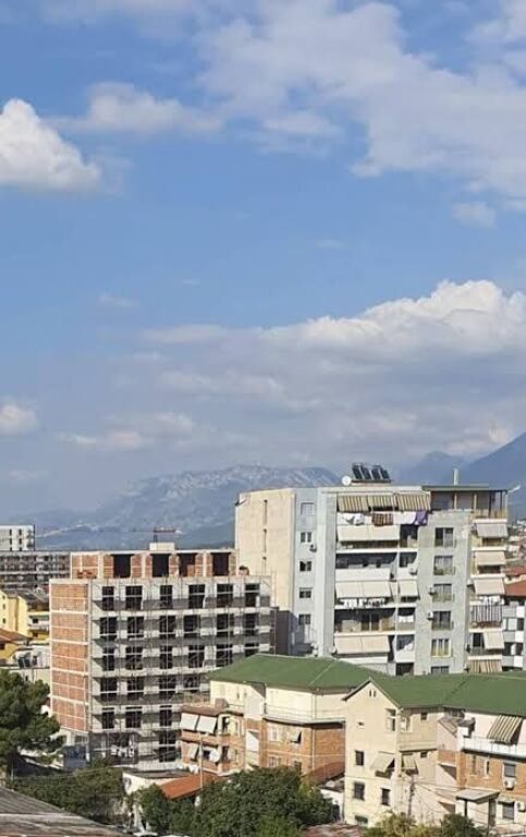 🏡 Shitet Apartament 3+1+2 – Rruga Jordan Misja