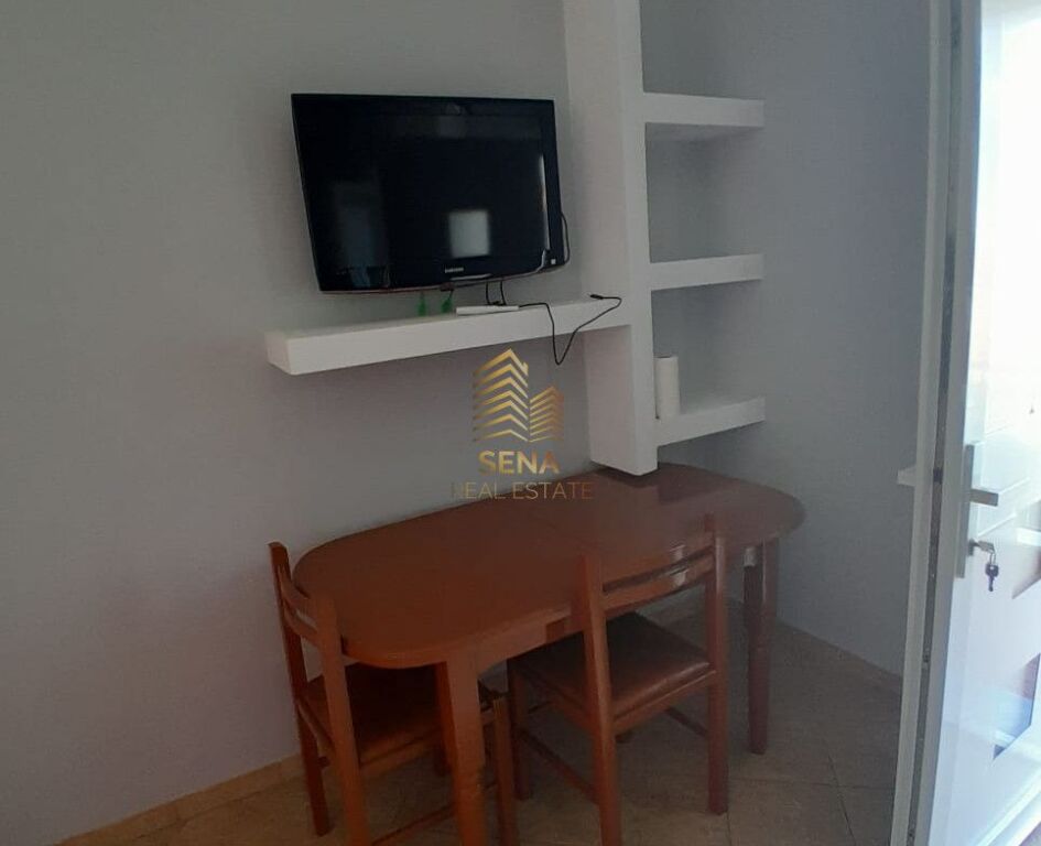 Rent, Private Entrance 1+1, at the end of Jordan Misja street, 35,000 Lek/Month