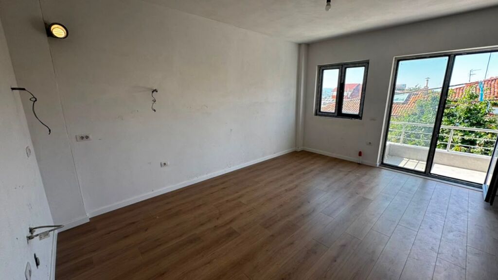 🏡 Appartamento 1+1 in Vendita – Quartiere 2, Korçë