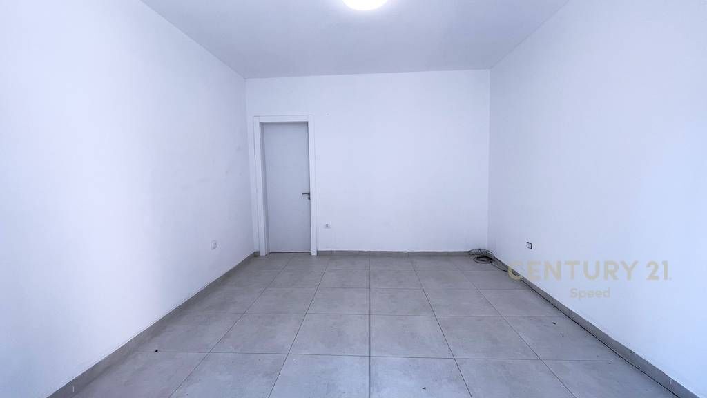 COMMERCIAL SPACE FOR RENT AT MYSLYM SHYRI!!