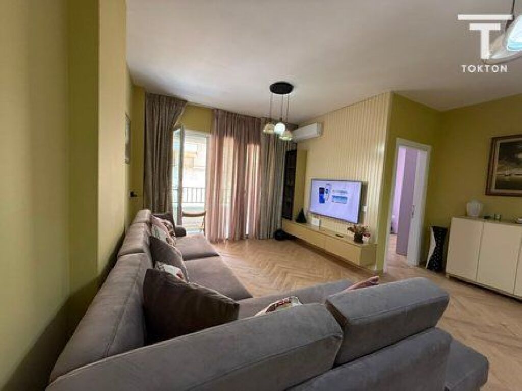 SHITET, APARTAMENT 1+1, PAZARI I RI, TIRANË