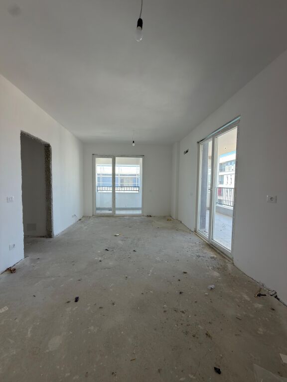 Appartamento 2+1 con Veranda in Vendita Univers City