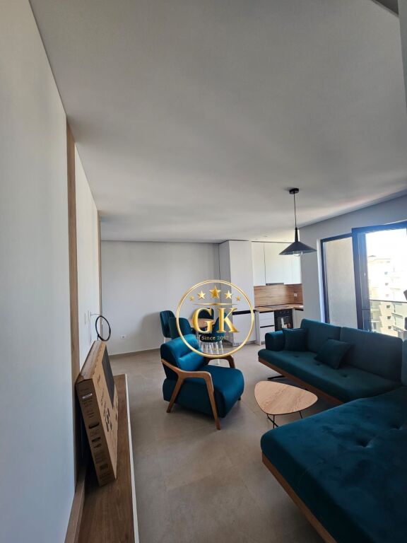 🏡 Shitet Apartament 1+1 në Golem