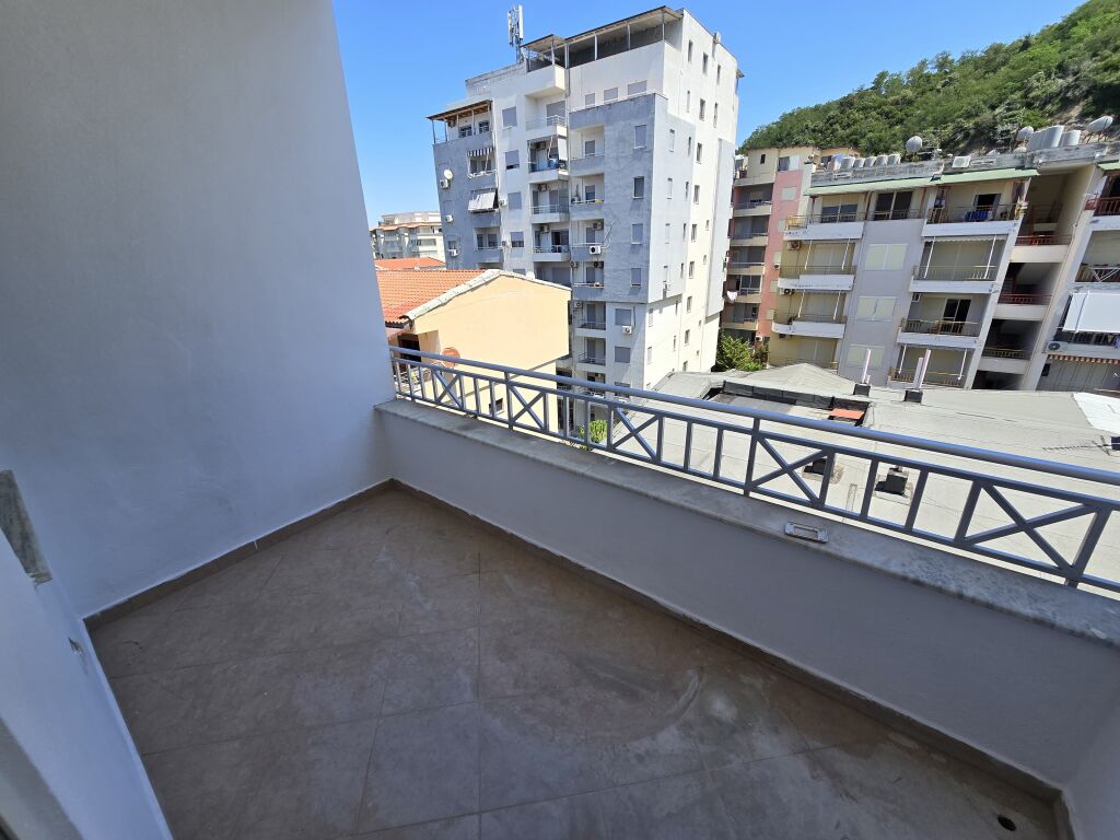 Shitet Apartament 1+1 te Shkembi Kavajes
