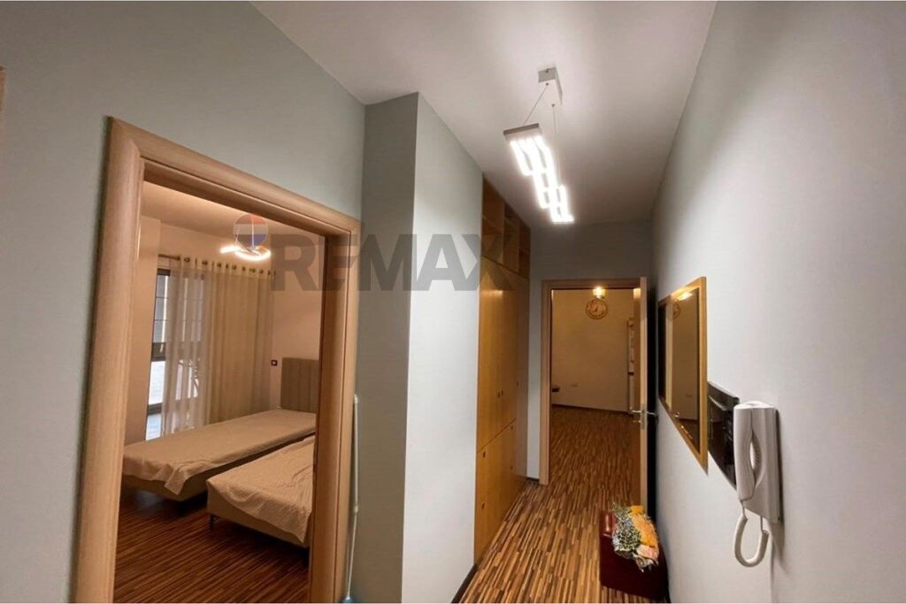 Shitet Apartament 2+1+2 në Astir