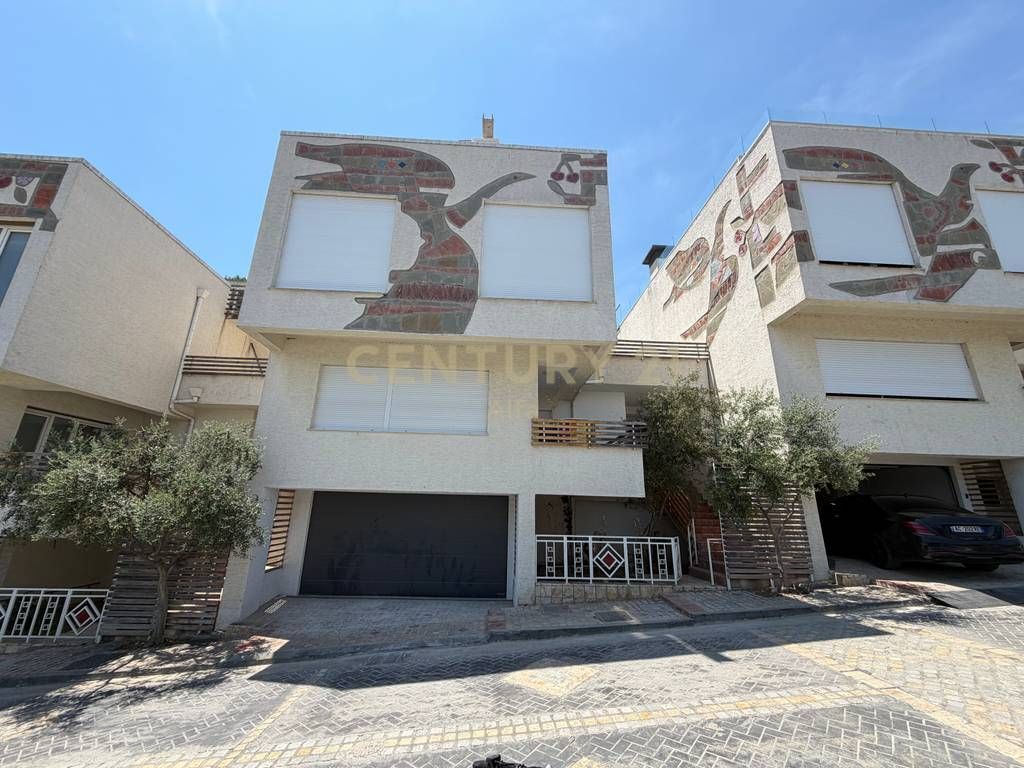 VILLA CON PISCINA PRESSO LA RESIDENZA ''KODRA E DIELLIT 2'', IN AFFITTO