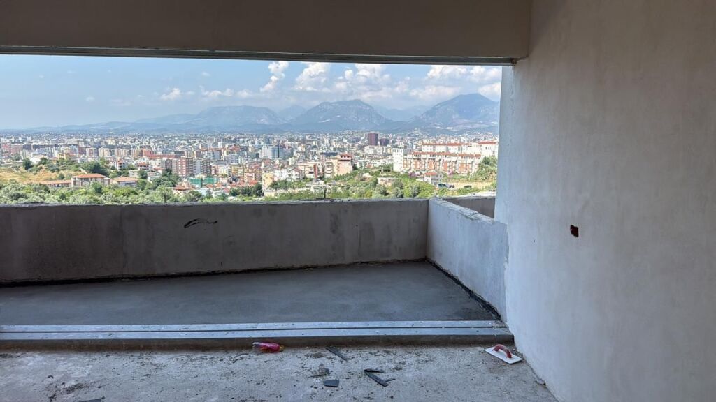 Triplex 3+1+3 con Veranda in Vendita – Residenza Kodra e Diellit 2 🌇