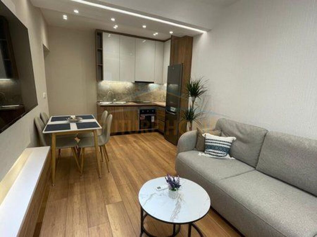 For sale, Apartment 1+1, New Bazaar, Tirana.