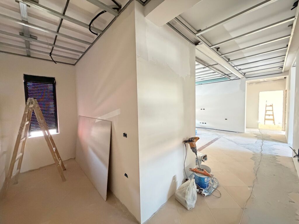 SHITET apartament 3+1 tek Universiteti "Marin Barleti", Selitë
