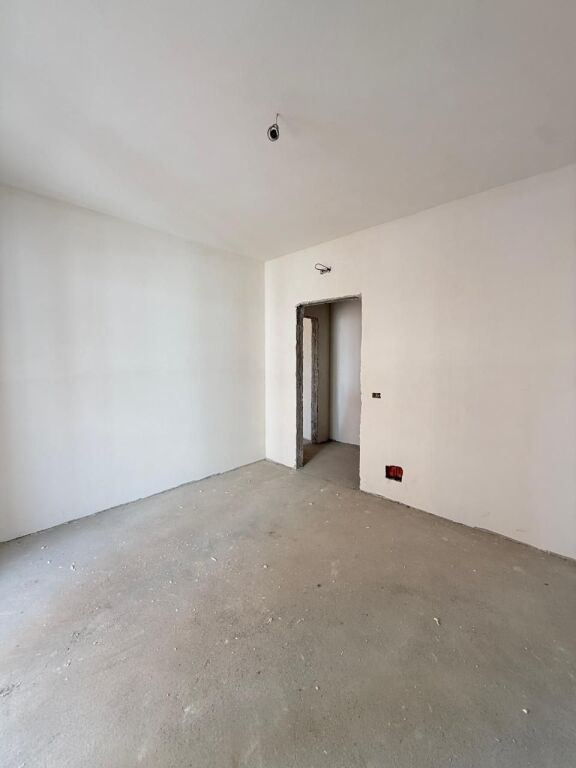 Shitet apartament 1+1 tek Bulevardi i Ri