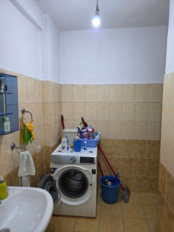 🏡 Apartament 2+1 me qira – Pranë Zogut të Zi | 550€/muaj