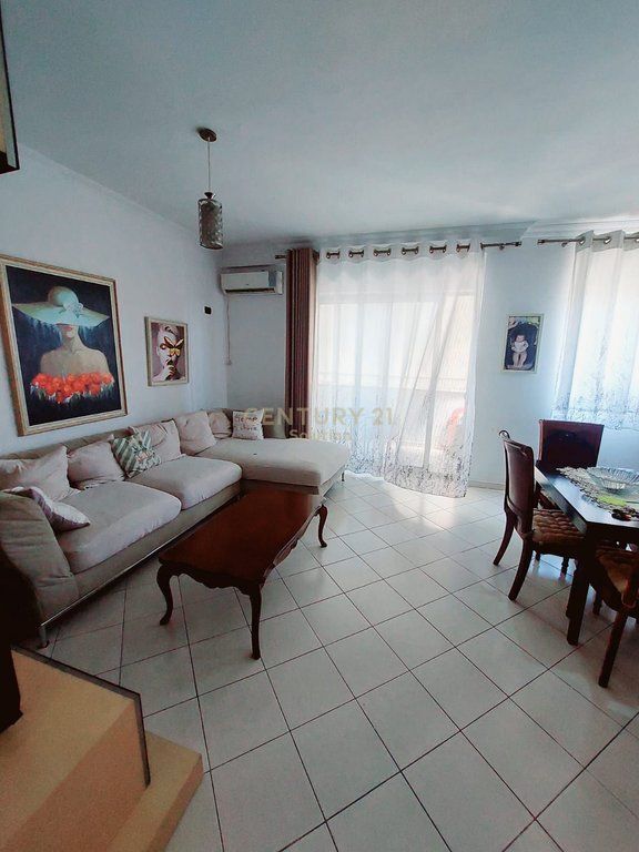 Apartament 2+1+2 per shitje ne Astir