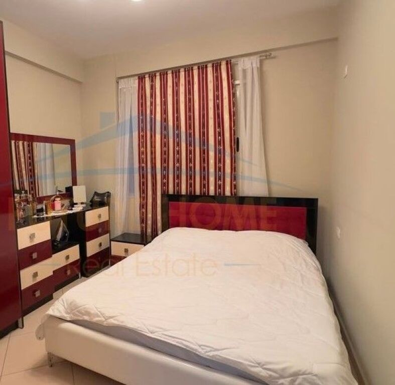 Shitet, Apartament 1+1, Spitali Amerikan 3, Tiranë