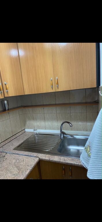 St, Bardhyl, waiter room for rent. 35,000 Leke