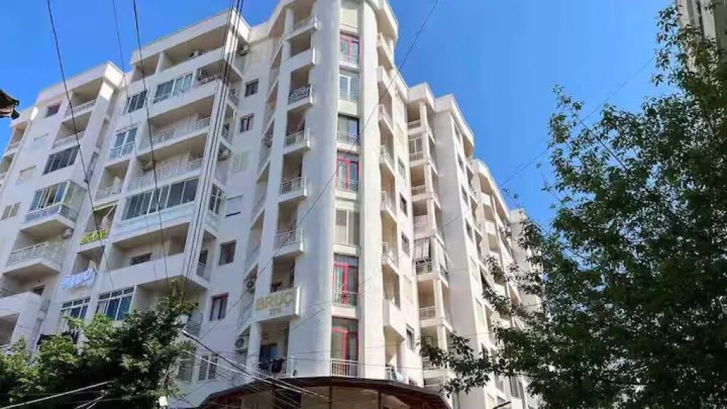 Durrës, Rruga Pavarësia | 1+1 | 55 m² | 5 minuta nga plazhi | Totalisht e rinovuar