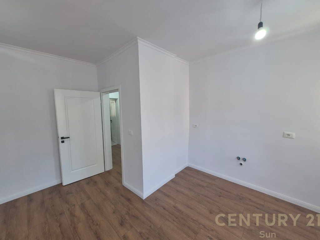 Apartment 1+1 for Sale – Thanas Ziko Street 300 meters above “Partizani” High School