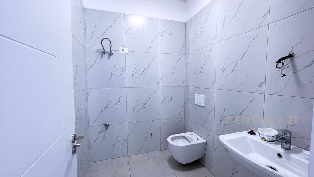 COMMERCIAL SPACE FOR RENT AT MYSLYM SHYRI!!