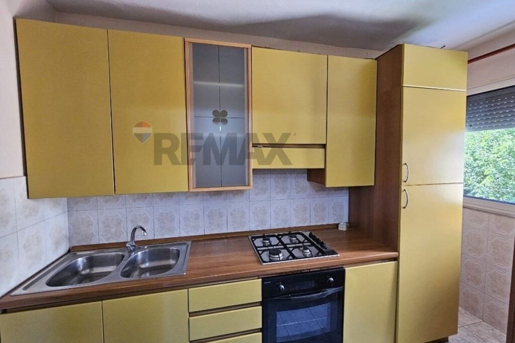 VENDESI APPARTAMENTO 2+1 A PORCELAN