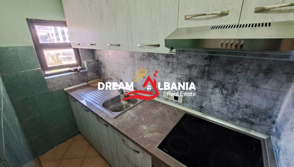 Appartamento 1+1+Cucina Separata in Vendita a Xhamllik, Vicino a Piazza Shtraus (ID 5119003)