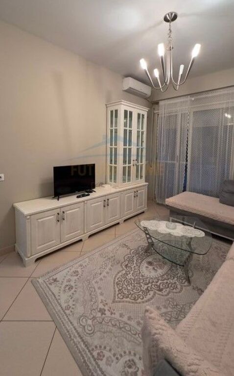 Shitet, Apartament 1+1, Spitali Amerikan 3, Tiranë