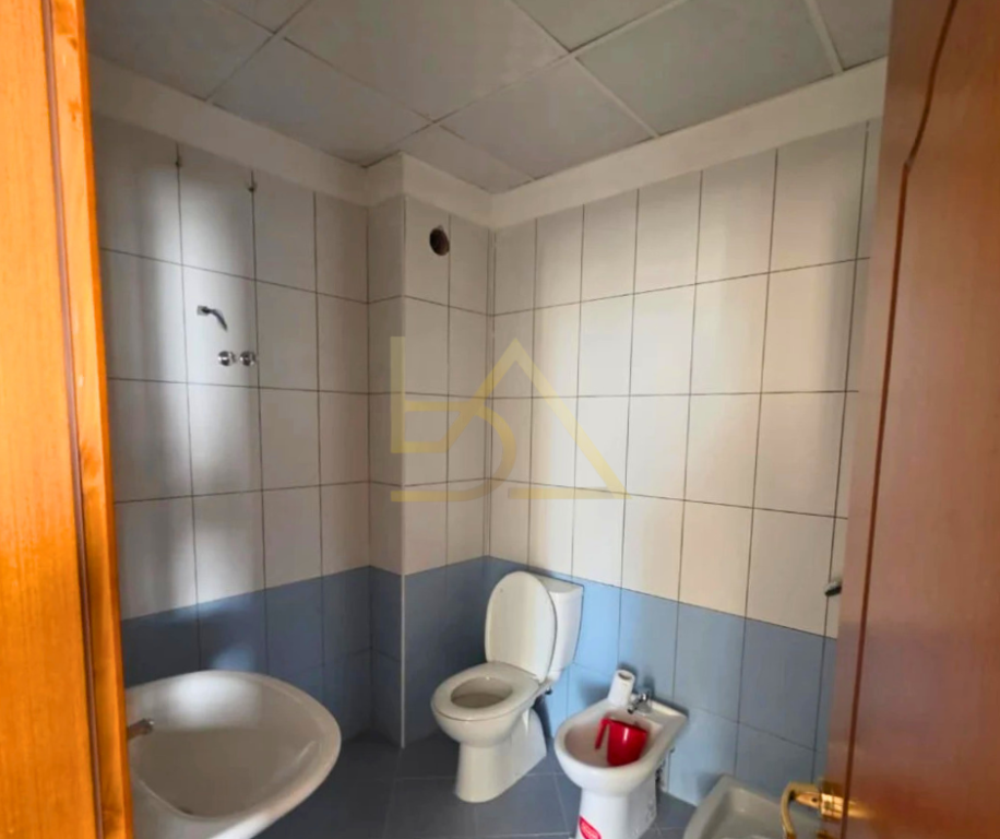 Apartament 2+1+2 për Shitje – Plazh, Durrës, pranë Postës