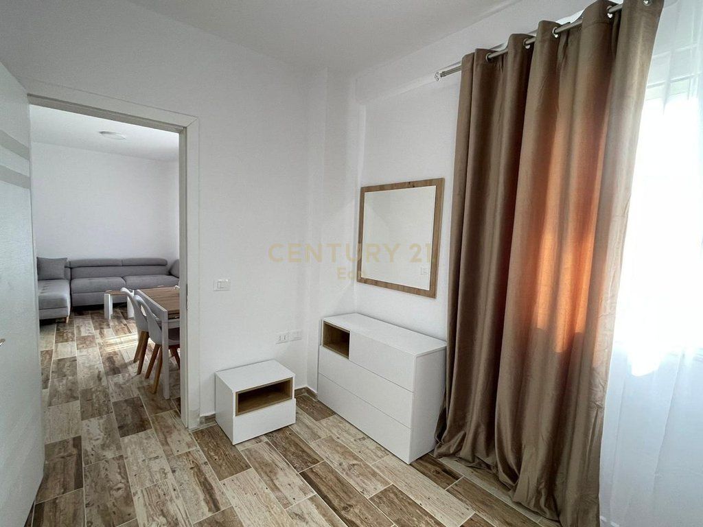 SHITET APARTAMENT 2+1 NE GOLEM 150M PRANE DETIT !