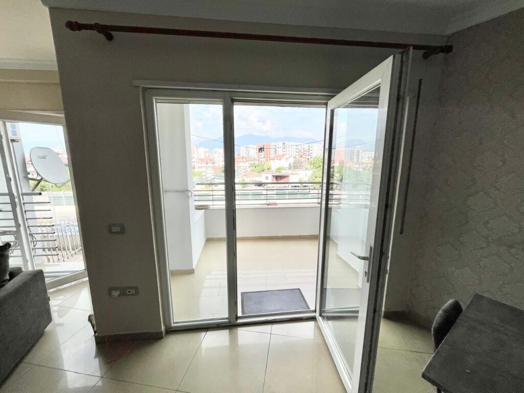 Appartamento 3+1+2 ad Astir vicino al Bar Oslo