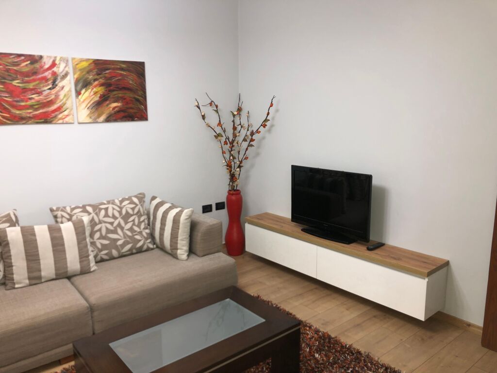 Qera, Apartament 1+1 Myslym Shyri, Tirane