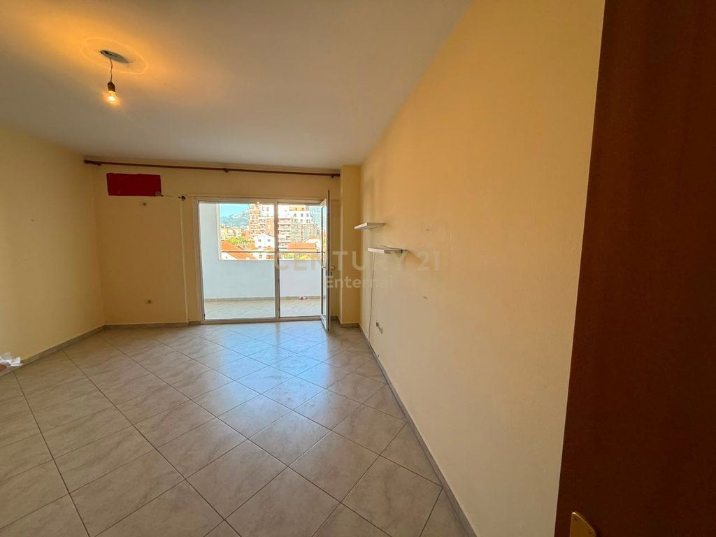 Office space for rent + parking space in Siri Kodra, Tirana! 1,000 € /Month