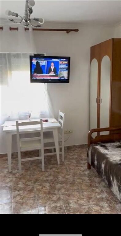 Studio apartment for rent at Bar Oslo in Brryl