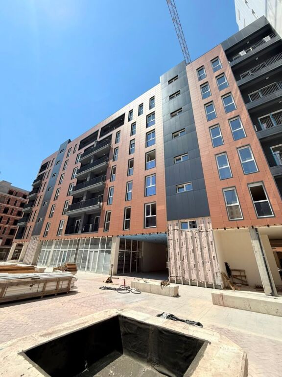 Shitet apartament 1+1 tek Bulevardi i Ri