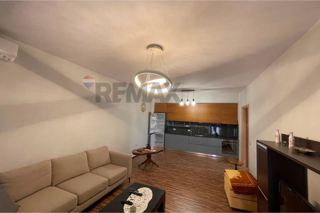 Shitet Apartament 2+1+2 në Astir