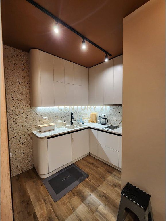 SHITET APARTAMENT 2+1+2 PAMJE DETI NE DURRES!!!